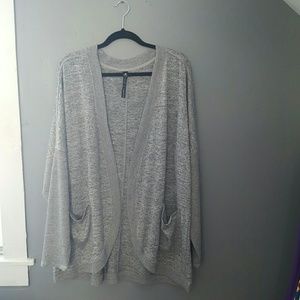 Grey/white cardigan